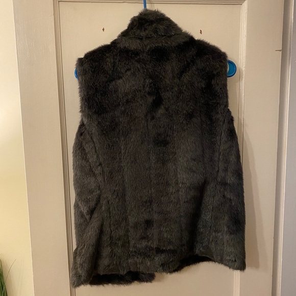 Banana Republic Grey/Silver Faux Fur Vest - Picture 3 of 5